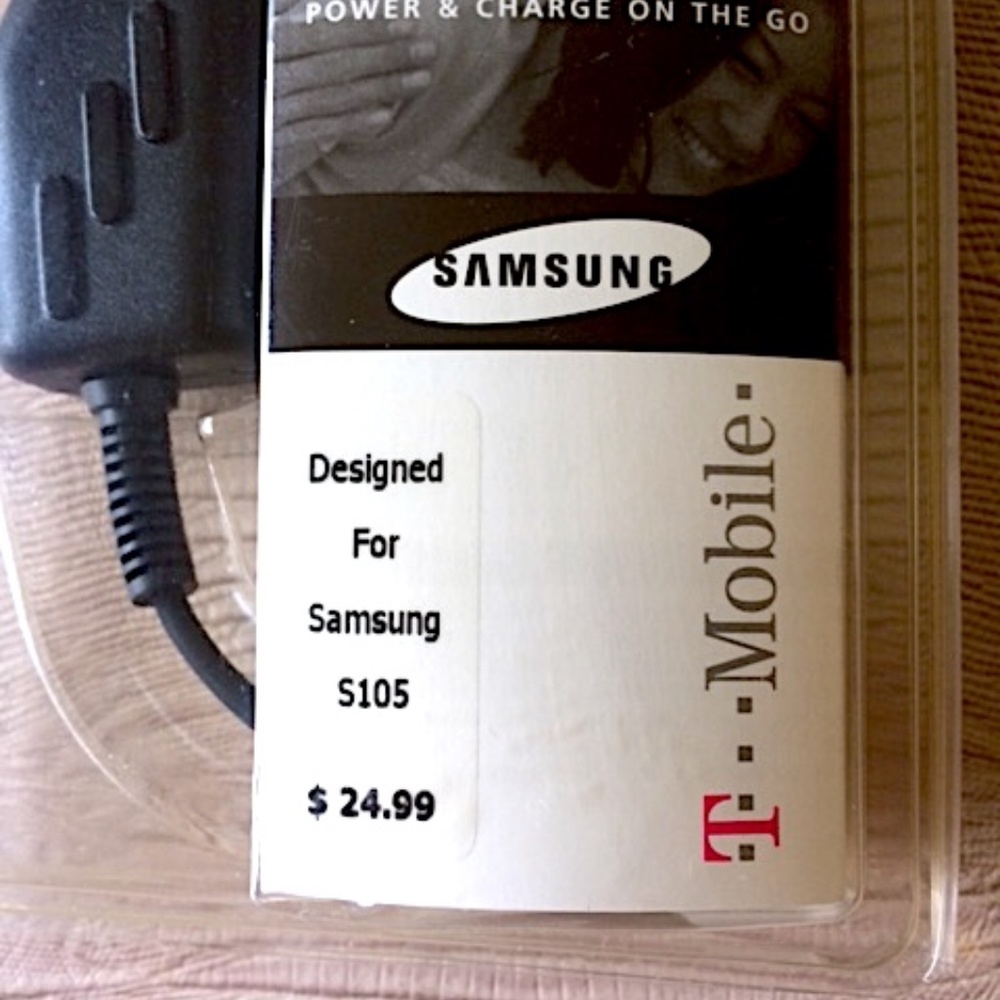 New Unused Samsung S105 Vehicle Charger